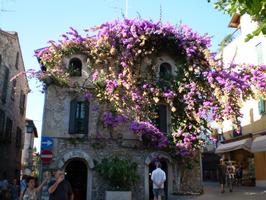 街の中もなかなかかわいい観光地なのです